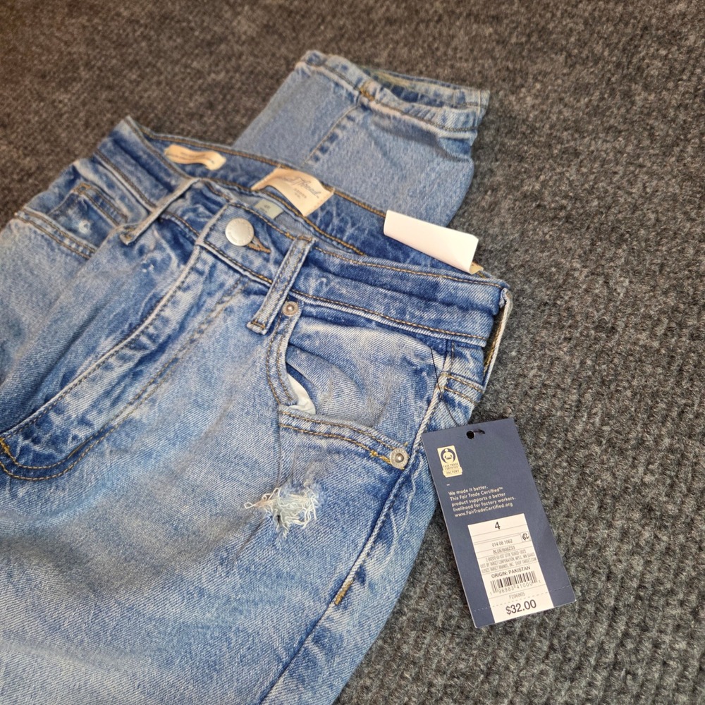 Universal Thread High Rise 90s Slim Distressed Jeans Light Wash Blue Size 4/27R